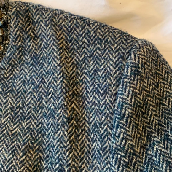 RIANI size 8 / EU 40 beaded collar gray wool blazer in excellent condition - Picture 7 of 13